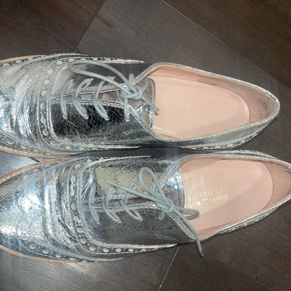 Stuart Weitzman Silver Oxford Shoes for Women - Picture 4 of 9